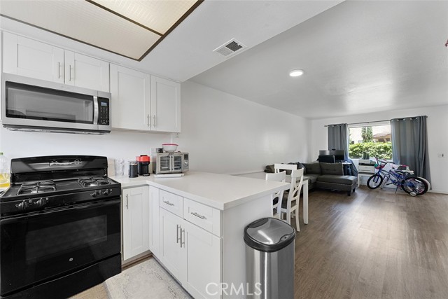 1553 Dennis Place, West Covina CA: https://media.crmls.org/medias/d3381306-b5e4-42d7-83a2-5a4f22ff7ea9.jpg