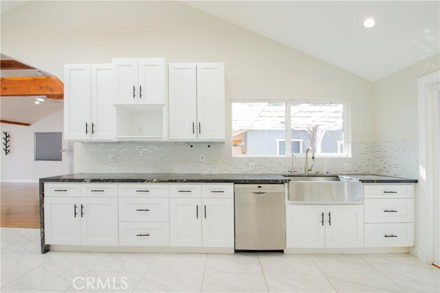 Detail Gallery Image 25 of 57 For 7447 Enfield, Reseda,  CA 91335 - 3 Beds | 2 Baths