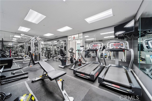 10535 Wilshire Boulevard, Los Angeles CA: https://media.crmls.org/medias/d3388174-aca3-4732-b813-2c17f8313604.jpg
