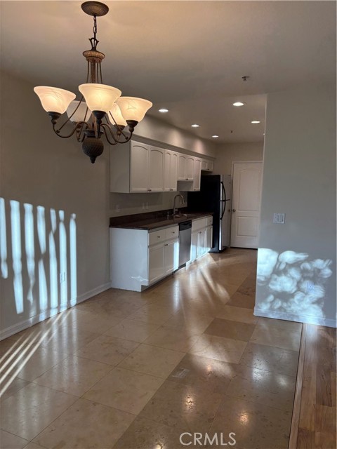 Detail Gallery Image 11 of 32 For 10207 Mountair Ave #105,  Tujunga,  CA 91042 - 3 Beds | 2/1 Baths