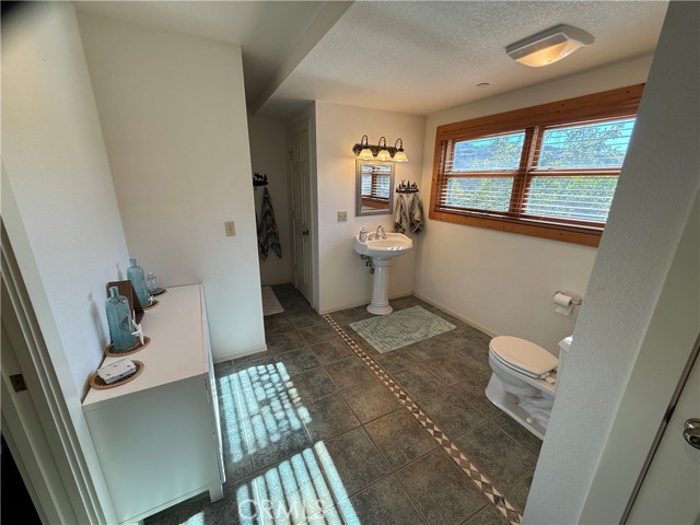 Detail Gallery Image 13 of 23 For 28147 N Lake Wohlford Rd, Valley Center,  CA 92082 - 2 Beds | 2/1 Baths
