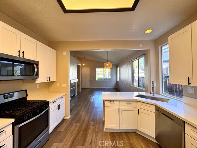 Detail Gallery Image 16 of 41 For 31898 Calle Ballentine, Temecula,  CA 92592 - 3 Beds | 2 Baths