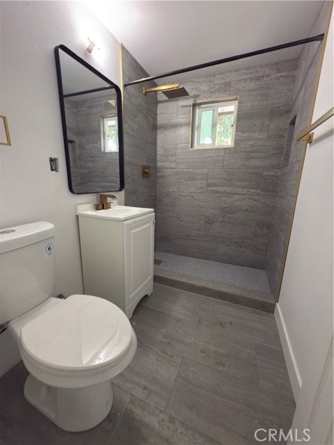 Detail Gallery Image 8 of 8 For 2100 2100 W Dogwood, Anaheim,  CA 92801 - 4 Beds | 2 Baths