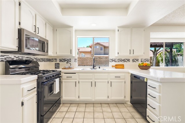 Detail Gallery Image 6 of 24 For 37933 Sweetbrush St, Palmdale,  CA 93552 - 4 Beds | 3 Baths