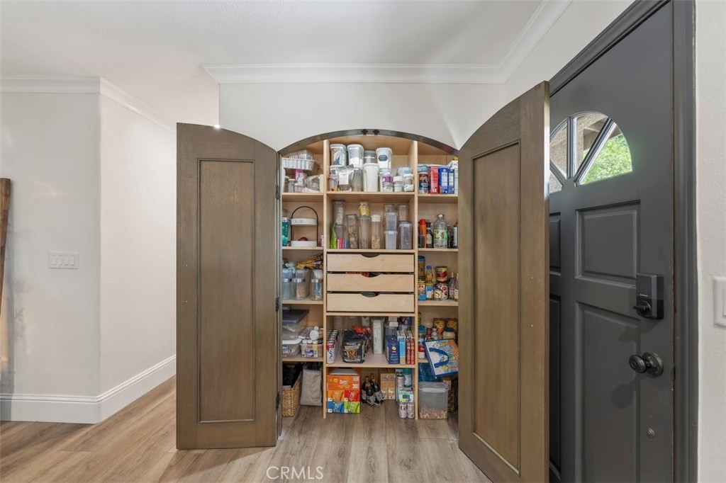 https://media.crmls.org/medias/d33bc29f-693d-4b1d-a374-b51097e18248.jpg?preset=X-Large