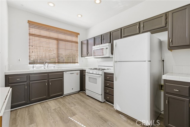 Detail Gallery Image 9 of 19 For 27812 Ruggie, Menifee,  CA 92585 - 2 Beds | 2 Baths
