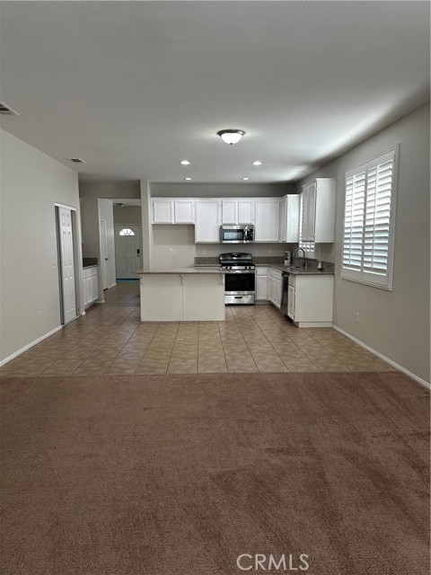Detail Gallery Image 5 of 20 For 15387 Avenida Fiesta, Moreno Valley,  CA 92555 - 4 Beds | 2 Baths