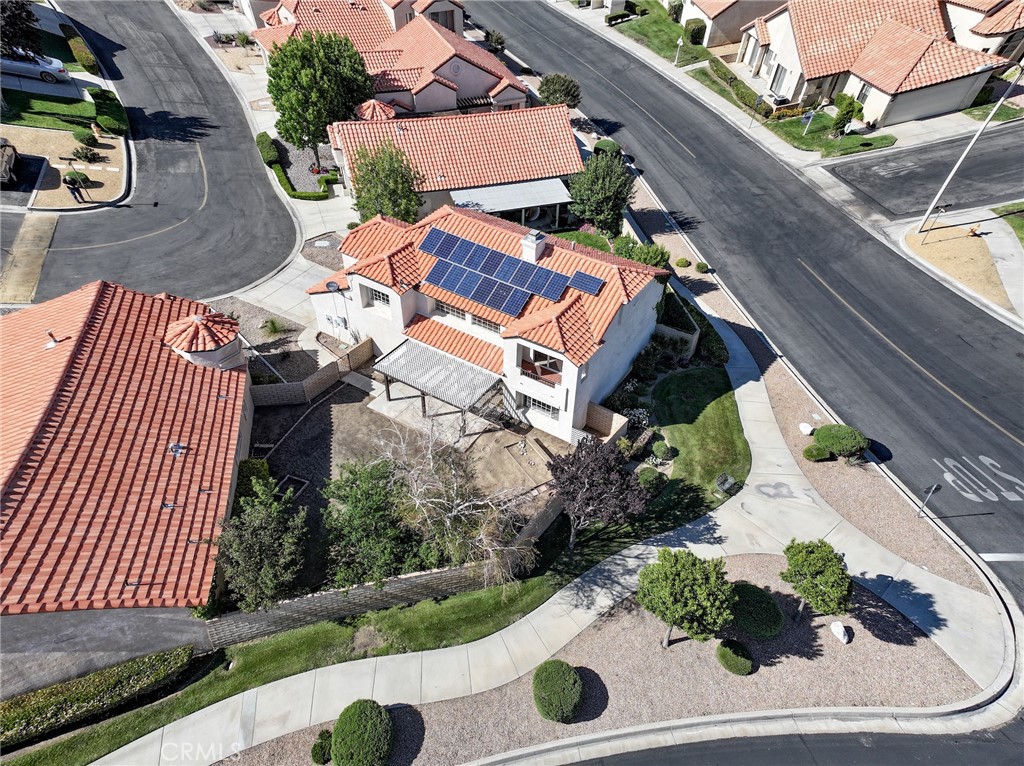https://media.crmls.org/medias/d33d86b2-b6c5-4df1-9ee5-7d3cbc9b06e6.jpg?preset=X-Large