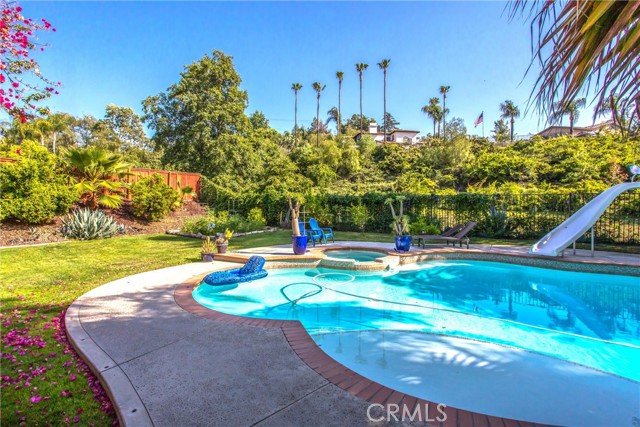 512 Golden West Drive, Redlands CA: https://media.crmls.org/medias/d33dd09c-fa34-4f17-b2e0-c59aa75bfe4a.jpg