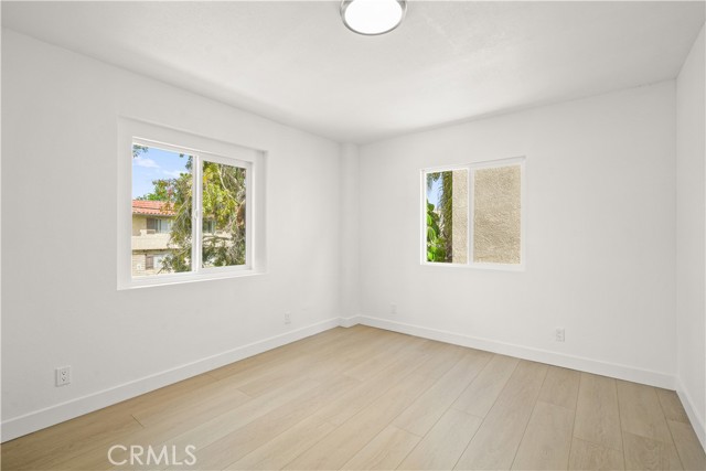 Detail Gallery Image 24 of 44 For 7010 Lennox Ave #C,  Van Nuys,  CA 91405 - 3 Beds | 2/1 Baths