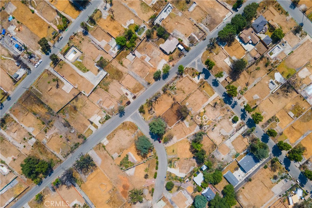https://media.crmls.org/medias/d33e259d-db56-4e16-8111-6d44c62cf151.jpg?preset=X-Large