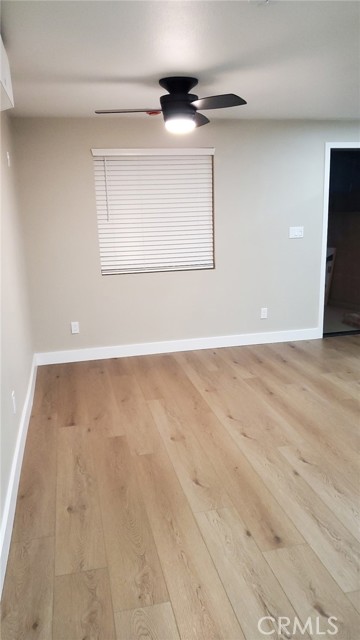 549 B E La Deney Drive, Ontario CA: https://media.crmls.org/medias/d33e6225-0b81-4207-90dc-2c4fbf020bf8.jpg