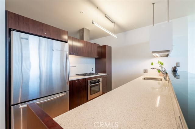 1155 South Grand Avenue, Los Angeles CA: https://media.crmls.org/medias/d33f65da-6844-46eb-99b0-7691238b2ef8.jpg