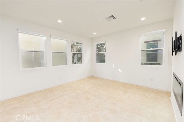 Detail Gallery Image 9 of 24 For 26149 Park Ave #46,  Loma Linda,  CA 92373 - 4 Beds | 3 Baths