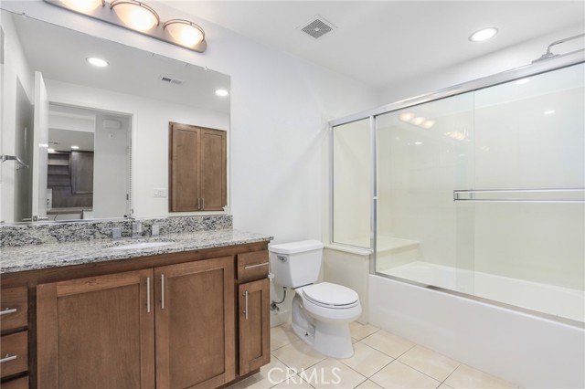 Detail Gallery Image 25 of 39 For 21301 Erwin St #416,  Woodland Hills,  CA 91367 - 2 Beds | 2 Baths
