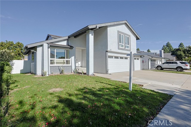 Detail Gallery Image 3 of 68 For 2301 W Manly, Santa Ana,  CA 92704 - 4 Beds | 2/1 Baths