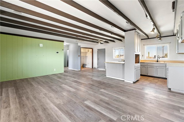 Detail Gallery Image 9 of 45 For 10888 Phelan Rd., Oak Hills,  CA 92344 - 1 Beds | 1 Baths