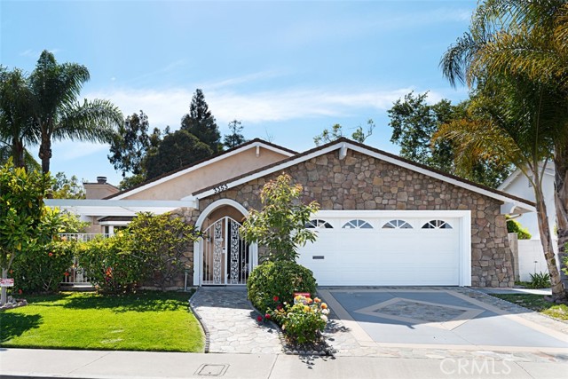 3353 Fuchsia St, Costa Mesa, CA 92626