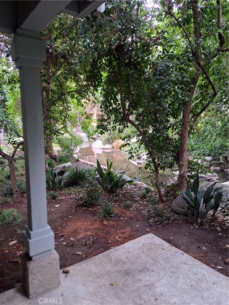 https://media.crmls.org/medias/d341134b-aa87-4a0d-b989-8260b1300919.jpg?preset=X-Large