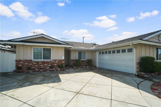 12822 Spring St, Garden Grove, CA 92845