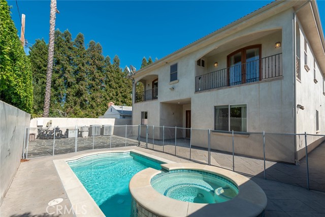 18267 Valley Vista Boulevard, Tarzana CA: https://media.crmls.org/medias/d3419634-c4b9-4a23-8514-a7c1ce9c1aef.jpg
