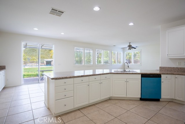 23857 Rio Rancho Way, Valencia CA: https://media.crmls.org/medias/d341e64c-0133-46a5-82e4-23ad36a8a742.jpg