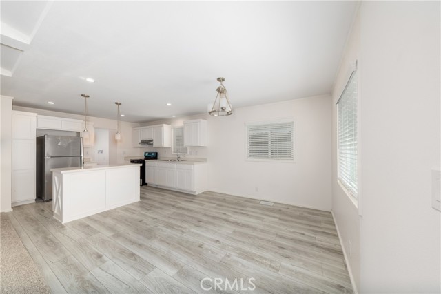 1560 Massachussetts Avenue, Riverside CA: https://media.crmls.org/medias/d3423187-ffa3-438f-8248-61d0dc0c2da9.jpg