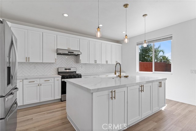 8798 Crest View Drive, Corona CA: https://media.crmls.org/medias/d3426a9b-698c-4a5f-9436-5058ffddd29c.jpg