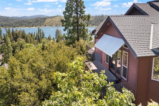 39828 Granite Ridge Lane, Bass Lake CA: https://media.crmls.org/medias/d342a3f3-0b84-4f1d-8e64-75e5a332ad8b.jpg