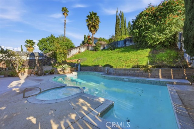 Image 40 of 72 For 6266 Shaker  