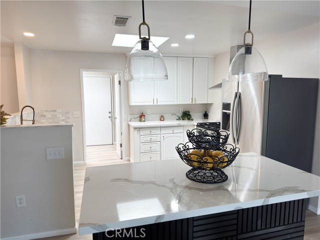 Detail Gallery Image 6 of 20 For 42715 Kansas, Palm Desert,  CA 92211 - 3 Beds | 2 Baths