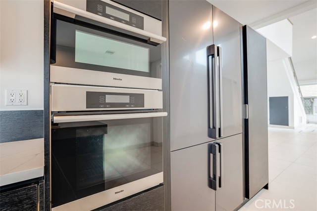 11354 Sunshine Terrace, Studio City CA: https://media.crmls.org/medias/d3437fc1-0422-461a-b10e-5b7cd62e1bb7.jpg