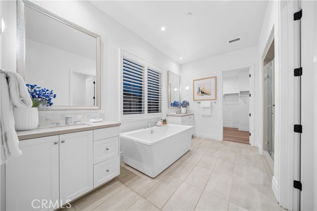 101 Lustro, Irvine CA: https://media.crmls.org/medias/d3439b19-dbb3-4617-9a91-fb9b2f7739c6.jpg