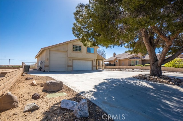 Detail Gallery Image 7 of 42 For 27857 Hummingbird, Helendale,  CA 92342 - 3 Beds | 2/1 Baths