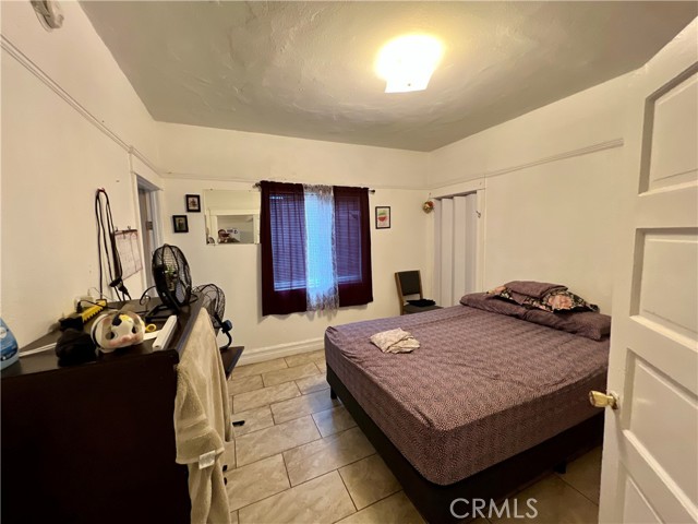 Detail Gallery Image 15 of 28 For 5852 S Olive St, Los Angeles,  CA 90003 - 4 Beds | 3 Baths