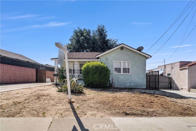 Detail Gallery Image 2 of 28 For 462 W Orange Grove, Pomona,  CA 91768 - 3 Beds | 2 Baths