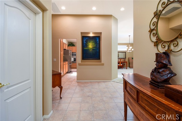 24182 Via Llano, Murrieta CA: https://media.crmls.org/medias/d3463f46-faba-480a-81f1-c833dffe0530.jpg