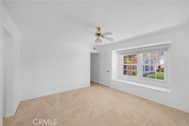 3321 Orangewood Avenue, Los Alamitos CA: https://media.crmls.org/medias/d34658cc-bd84-489e-bba7-9e519e03f570.jpg