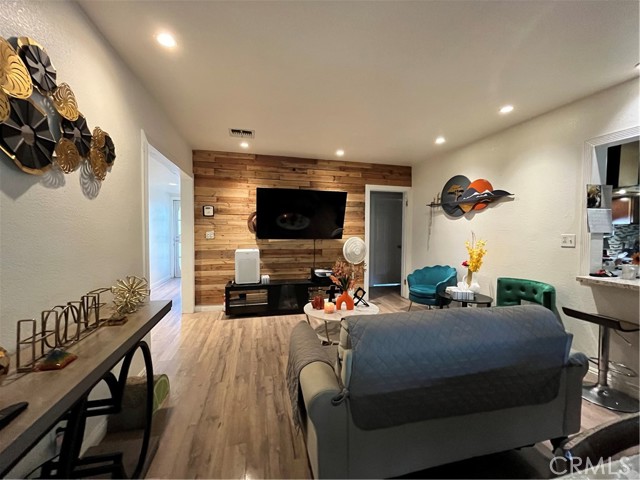 Detail Gallery Image 7 of 29 For 12188 Oracle St, Norwalk,  CA 90650 - 4 Beds | 2 Baths