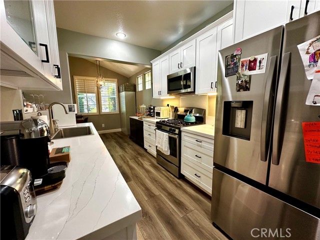 Detail Gallery Image 5 of 11 For 18 El Corazon, Rancho Santa Margarita,  CA 92688 - 3 Beds | 3 Baths
