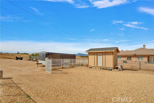 Detail Gallery Image 49 of 62 For 12227 Farmington St, Oak Hills,  CA 92344 - 4 Beds | 2/1 Baths