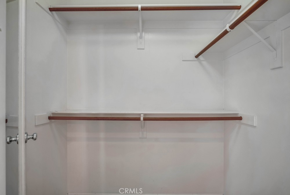 https://media.crmls.org/medias/d34872e8-9ac3-4d74-874f-d688b2dadcea.jpg?preset=X-Large