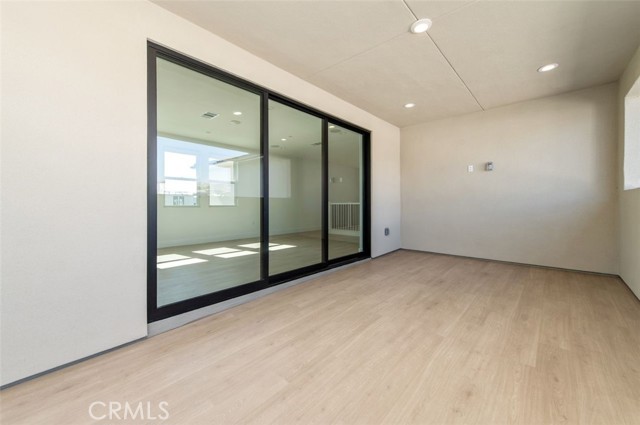 Detail Gallery Image 2 of 36 For 228 Stage, Irvine,  CA 92618 - 5 Beds | 5 Baths