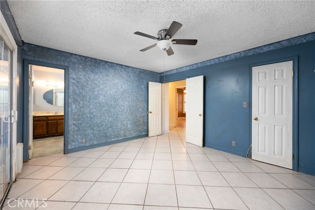 4060 Olive Street, Chino CA: https://media.crmls.org/medias/d349e6f4-f896-4438-a4c2-4ef06c32e370.jpg