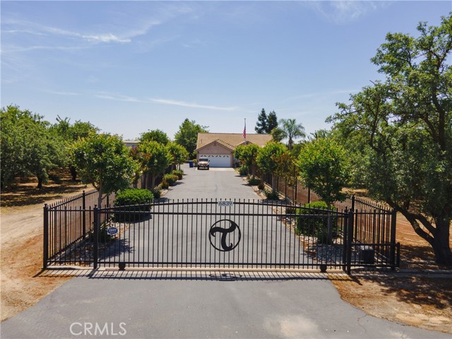 6839 Mercedes Avenue, Winton CA: https://media.crmls.org/medias/d34a6f1c-1f4b-4523-abbe-19a8fb431638.jpg