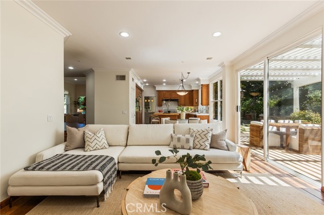 Detail Gallery Image 14 of 55 For 5985 Vista De La Luz, Woodland Hills,  CA 91367 - 4 Beds | 3/1 Baths