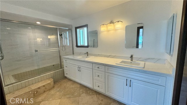 Detail Gallery Image 10 of 14 For 852 5th, Manhattan Beach,  CA 90266 - 5 Beds | 4 Baths