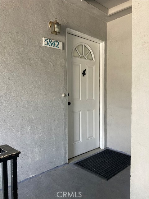 Detail Gallery Image 2 of 13 For 5842 Lexington Ave #4,  Los Angeles,  CA 90038 - 1 Beds | 1 Baths