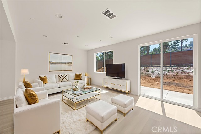 5978 Copperfield Avenue, Riverside CA: https://media.crmls.org/medias/d34c61f3-70c5-48e7-9a17-ef7c1a3da31f.jpg