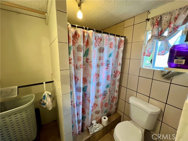 Detail Gallery Image 12 of 28 For 5852 S Olive St, Los Angeles,  CA 90003 - 4 Beds | 3 Baths